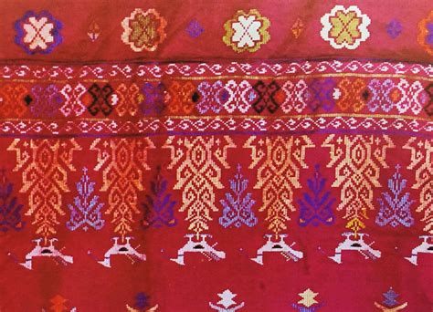  The Enigma of Xochitl: A Vibrant Tapestry Woven with Myth and Reality!